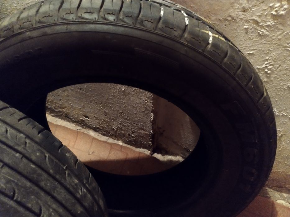 Vând anvelope de vara 185/65/R15 in stare foarte buna de folosință