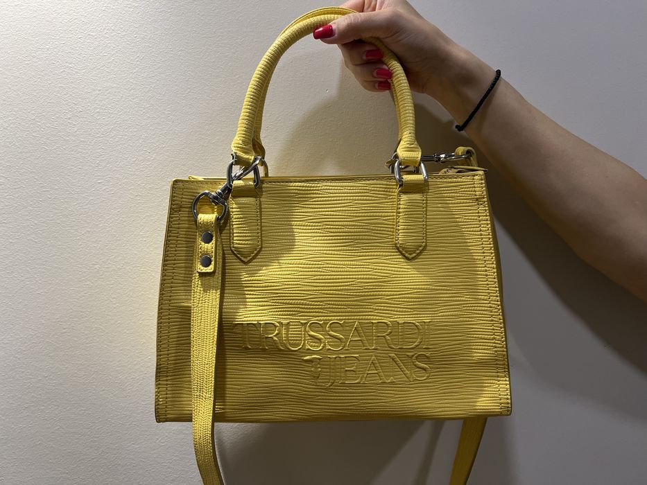 Жълта чанта Trussardi