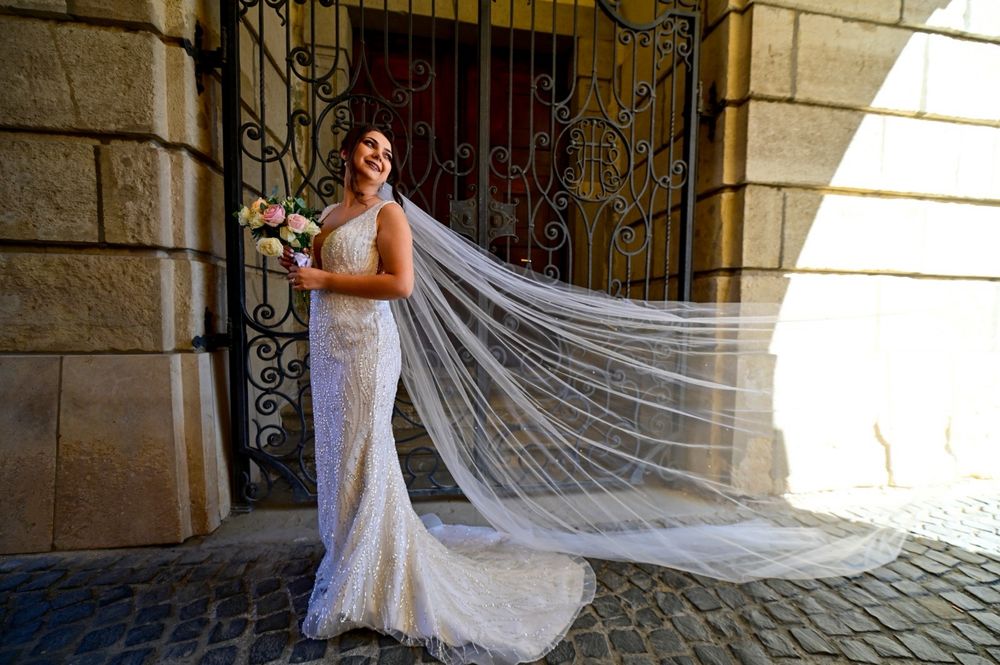 Vand rochita de mireasa