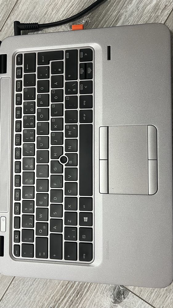 Продавам HP EliteBook 725 G4