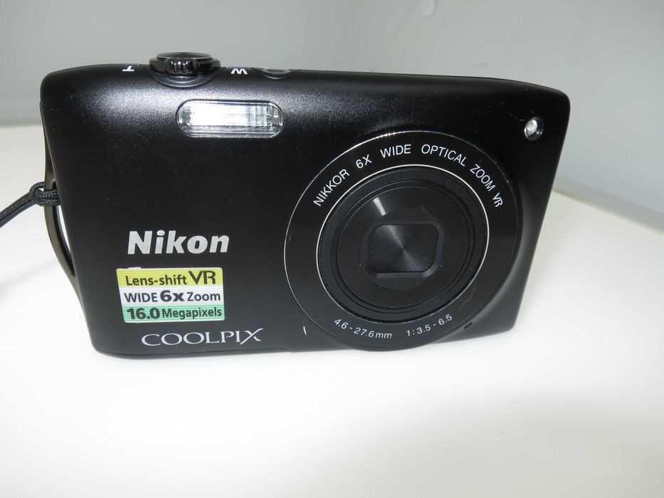 Nikon Coolpix S3300 ултра компактен фотоапарат дигитална камера