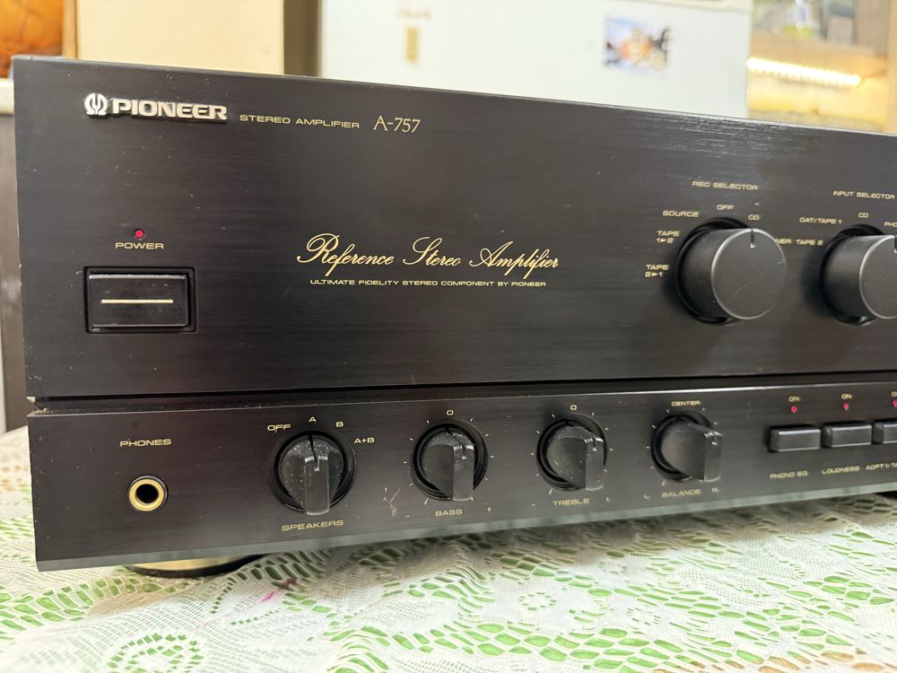 Pioneer A-757 Качествен стерео усилвател
