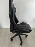 Vând un scaun de gaming