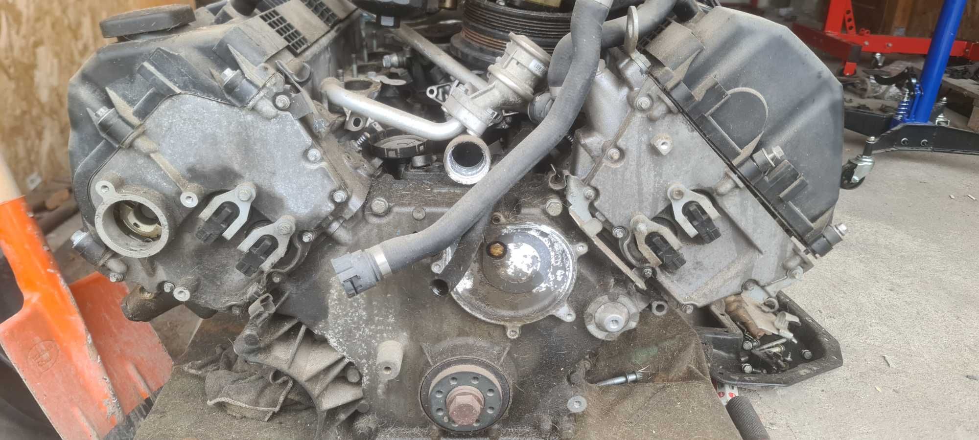 4 броя Двигатели за Bmw е60 е61 е63 х5 е53 4.4 N62B44