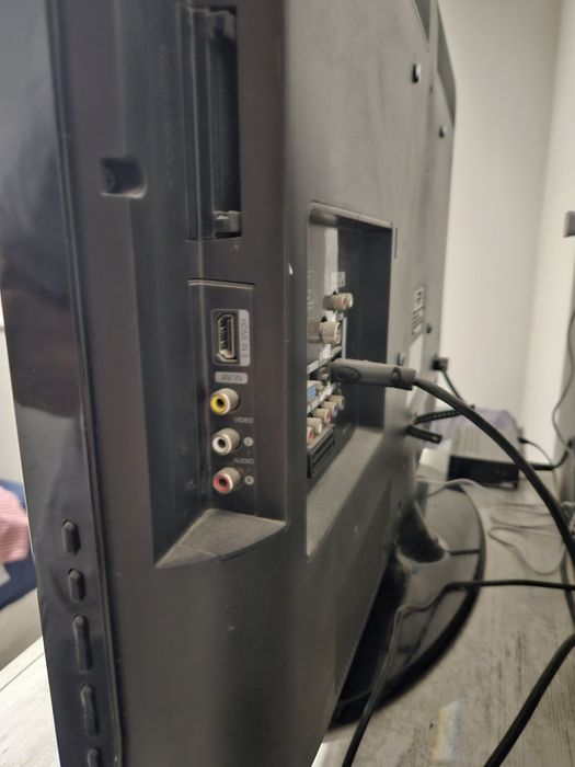 Самсунг 32 инча в перфектно състояние.