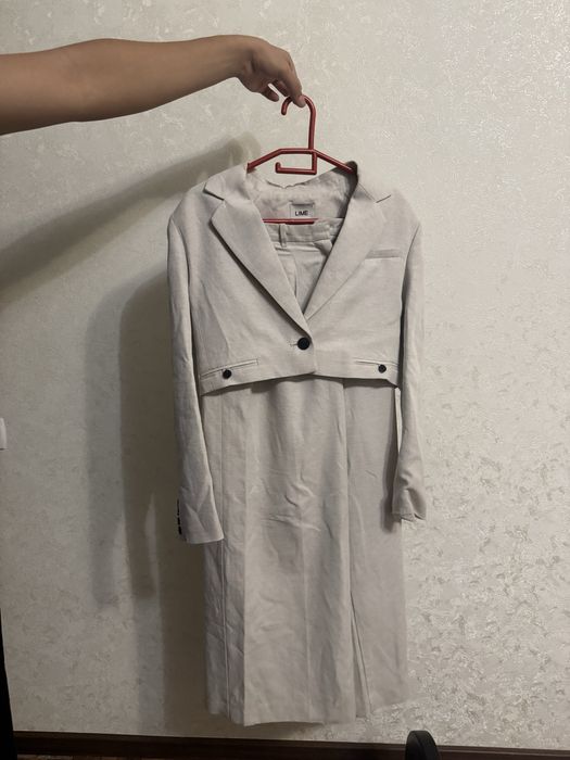 Костюм, новый, цвет бежевый, размер s