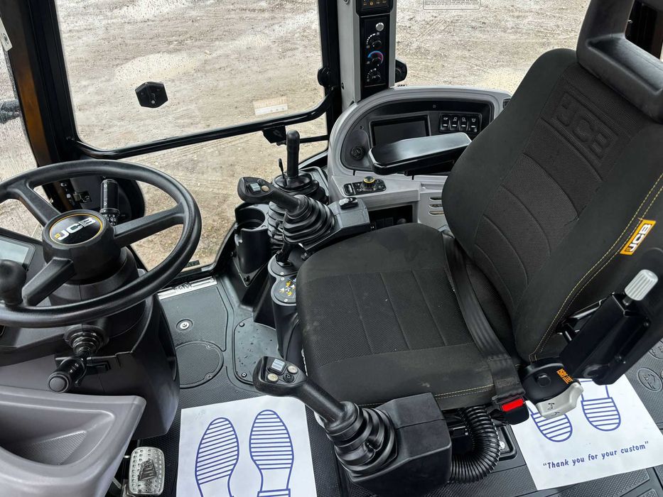 Cînd  JCB 3 cx 2024