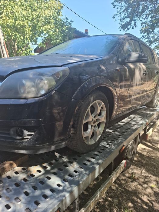Dezmembrez Opel Astra H  1.7 101 cp