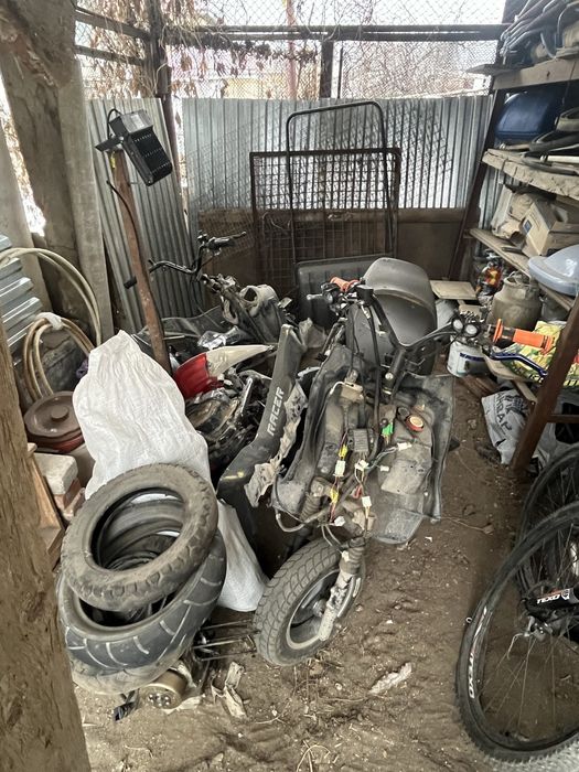 Продам мопед либо по запчастям