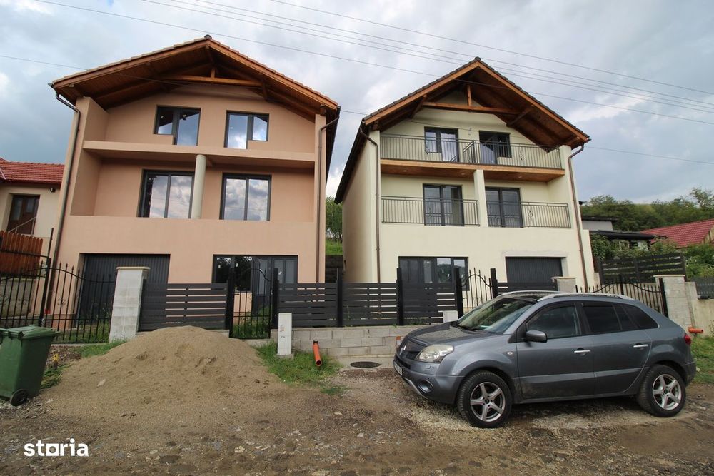 Vând 2 case P+E+M în Răcăștia, la 3 km de Hunedoara, teren 833mp...