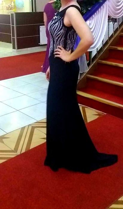 Черна официална рокля с камъни