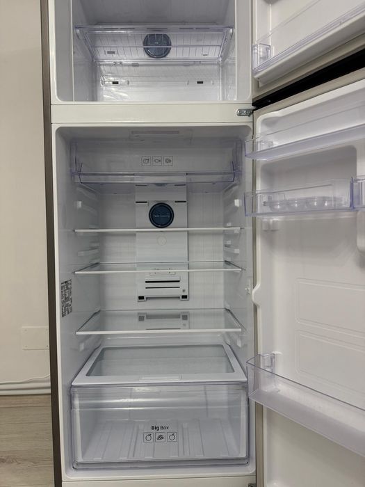 Frigider Samsung