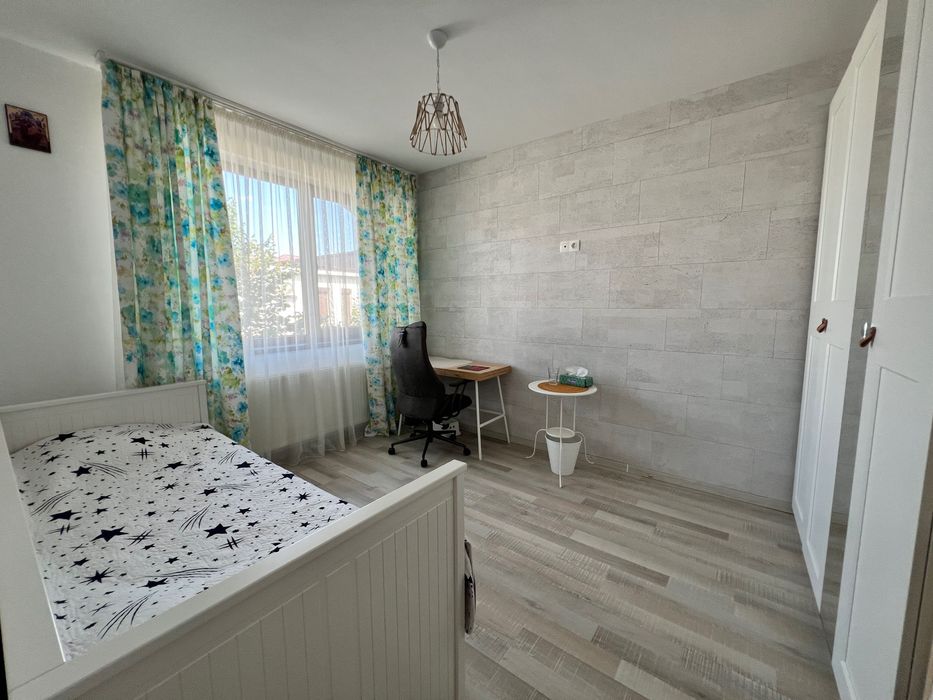 Proprietar închiriez vila duplex 4 camere in Otopeni central