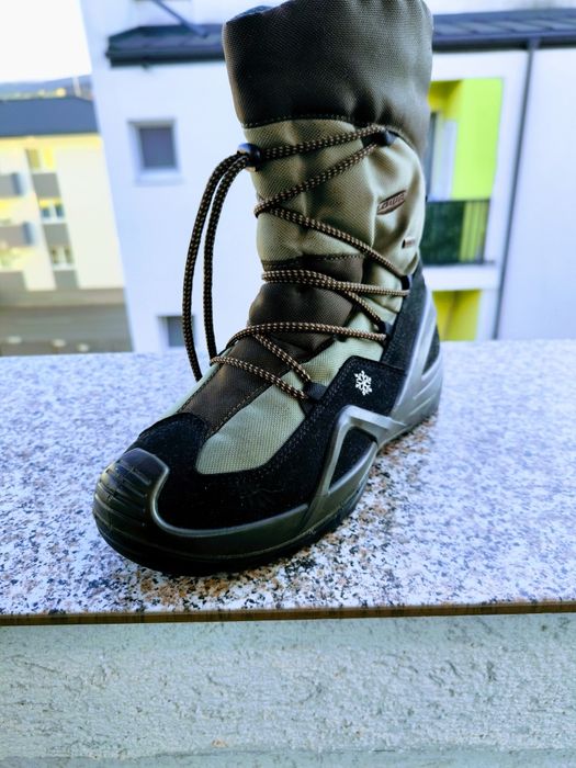 Lowa îmblănite Goretex pt lucru cu crăpături finuțe exterior