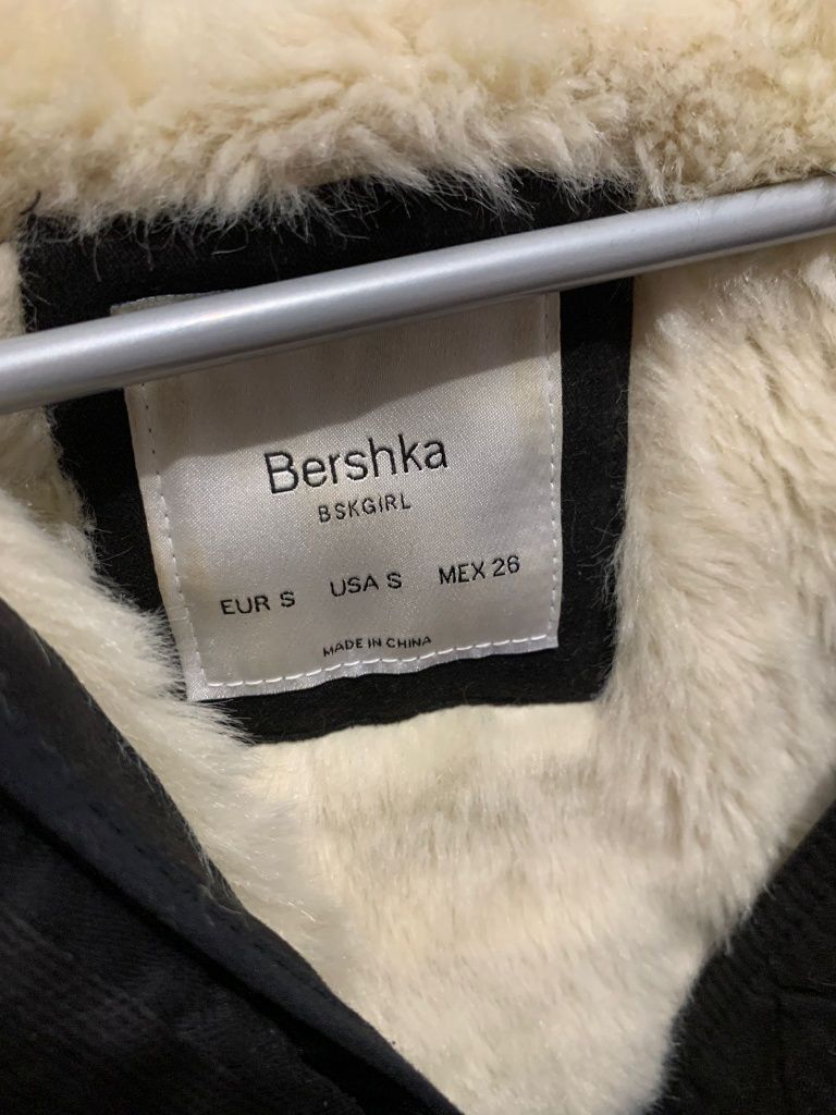 Jacheta parka / Geaca femei Bershka