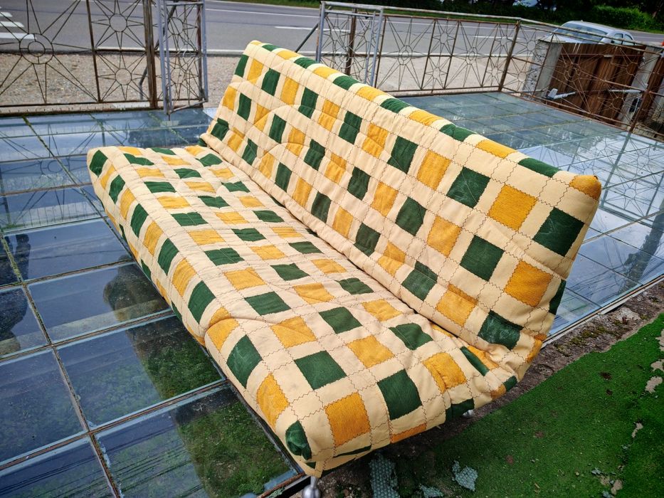 Canapea extensibila și scaun pentru picioare