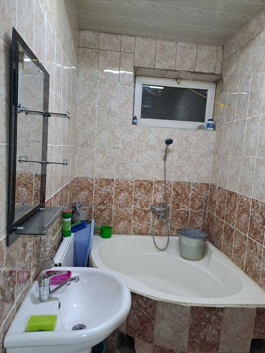 Termiz shaxar 2 xonalik uy ijaraga beriladi uzoq muddatga (Oilaga)