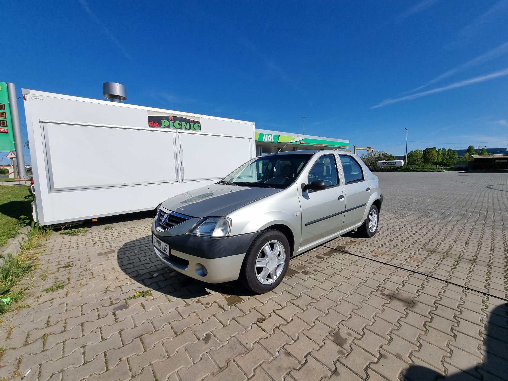 Vând Logan 1.6 mpi 120000km