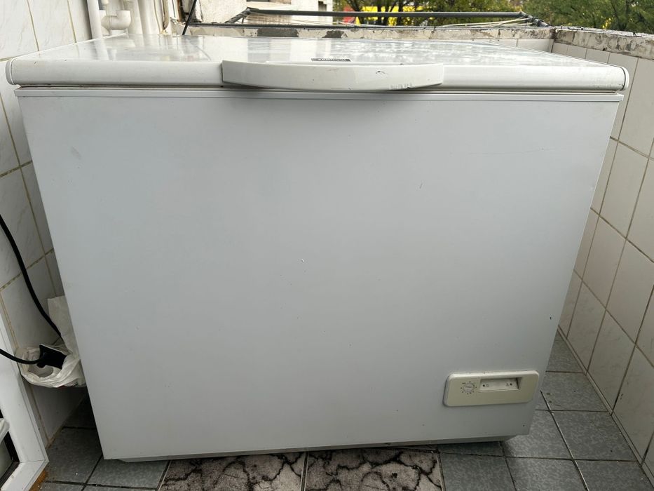 Lada frigorifica Zanussi