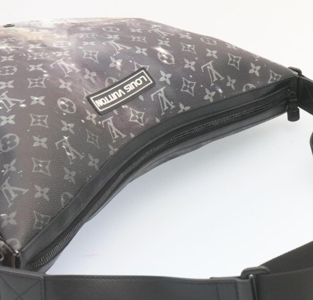 Louis Vuitton Alpha Hobo bag