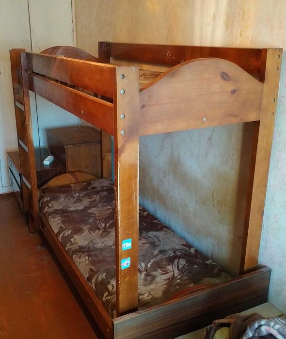Кровать двухъярусная