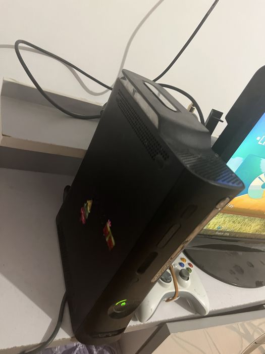 Vand Xbox 360 ieftin si bun