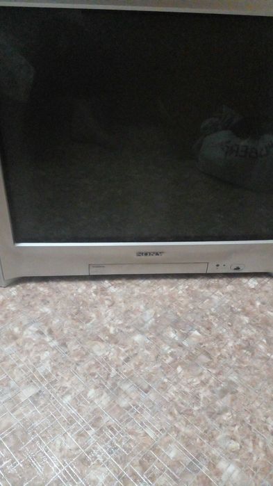 Продам цветной телевизор SONY