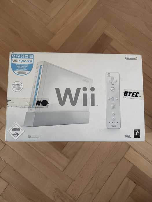 Nintendo Wii пълен комплект оригинална кутия 4 игри