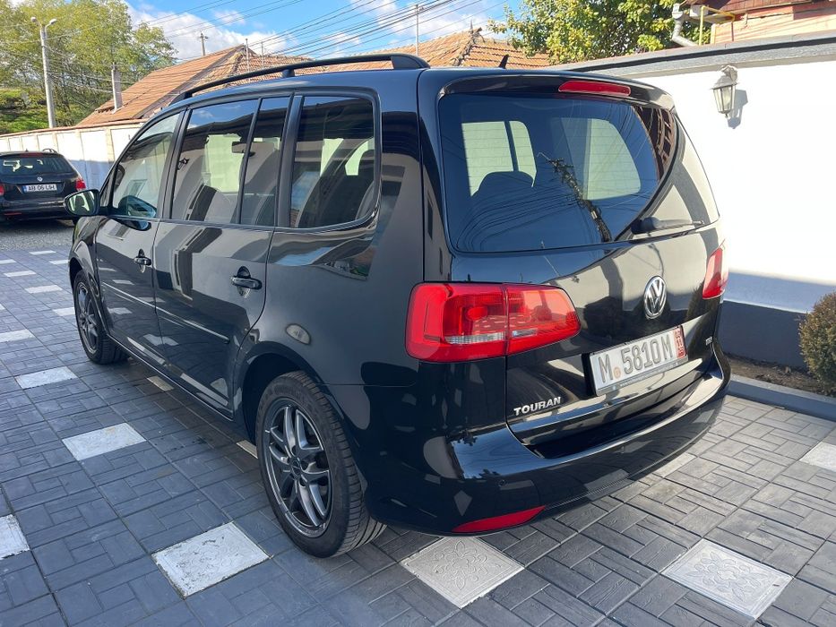 VW Touran an 2011 Motor 1.6 TDI E5 Recent Adus în Tara 6+1 Trepte