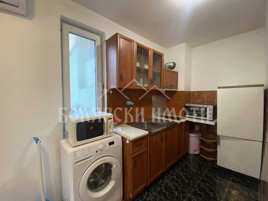 Двустаен апартамент в Широк Център