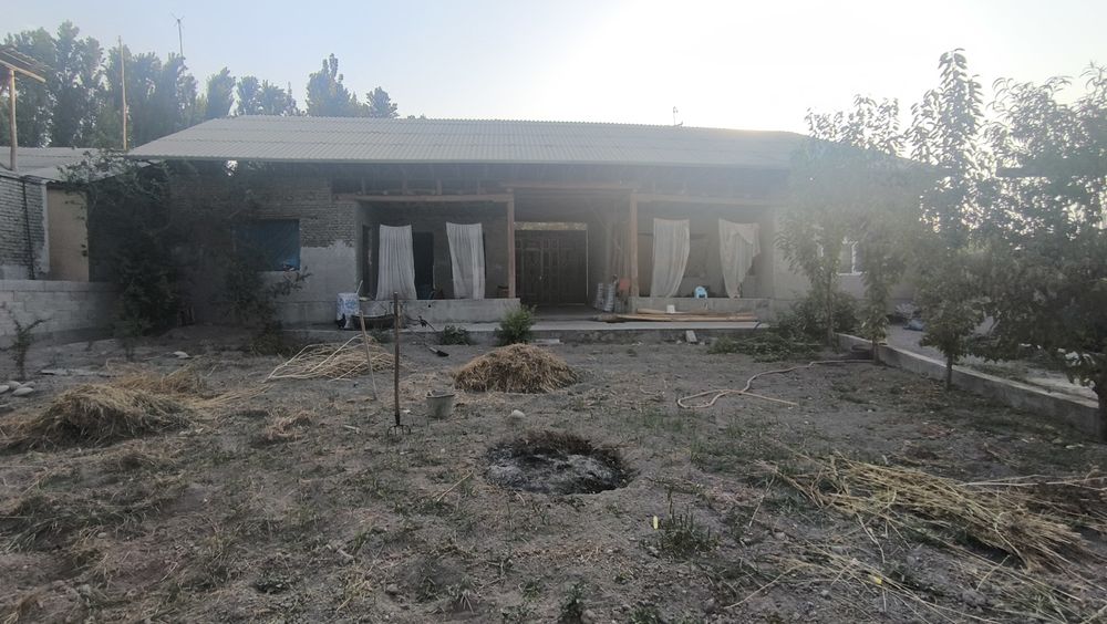 Hovli uy 4sotixdan oshiq yormazorda joylashgan gaz suv sovet muammo yo