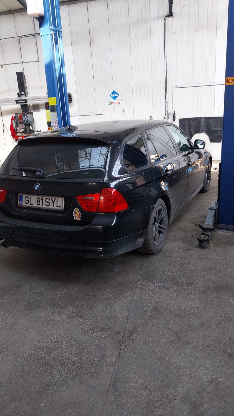 BMW 320 anul 2010 sau variante