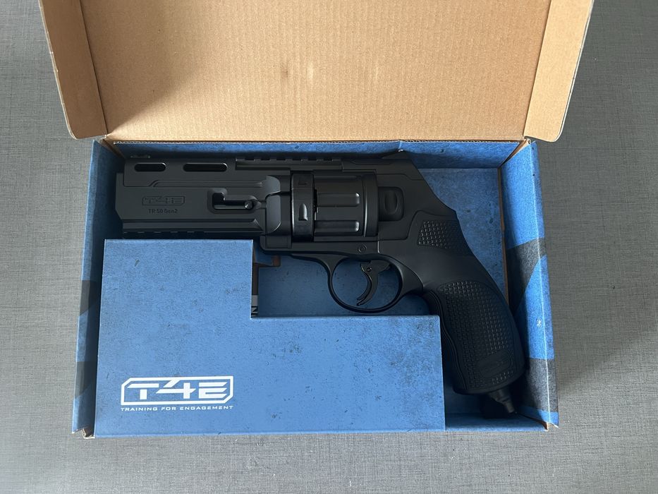 Vand pistol umarex URGENT! modificat 20j