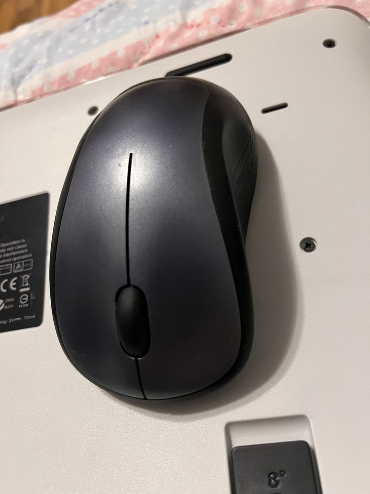 Безжична мишка и клавиатура Logitech