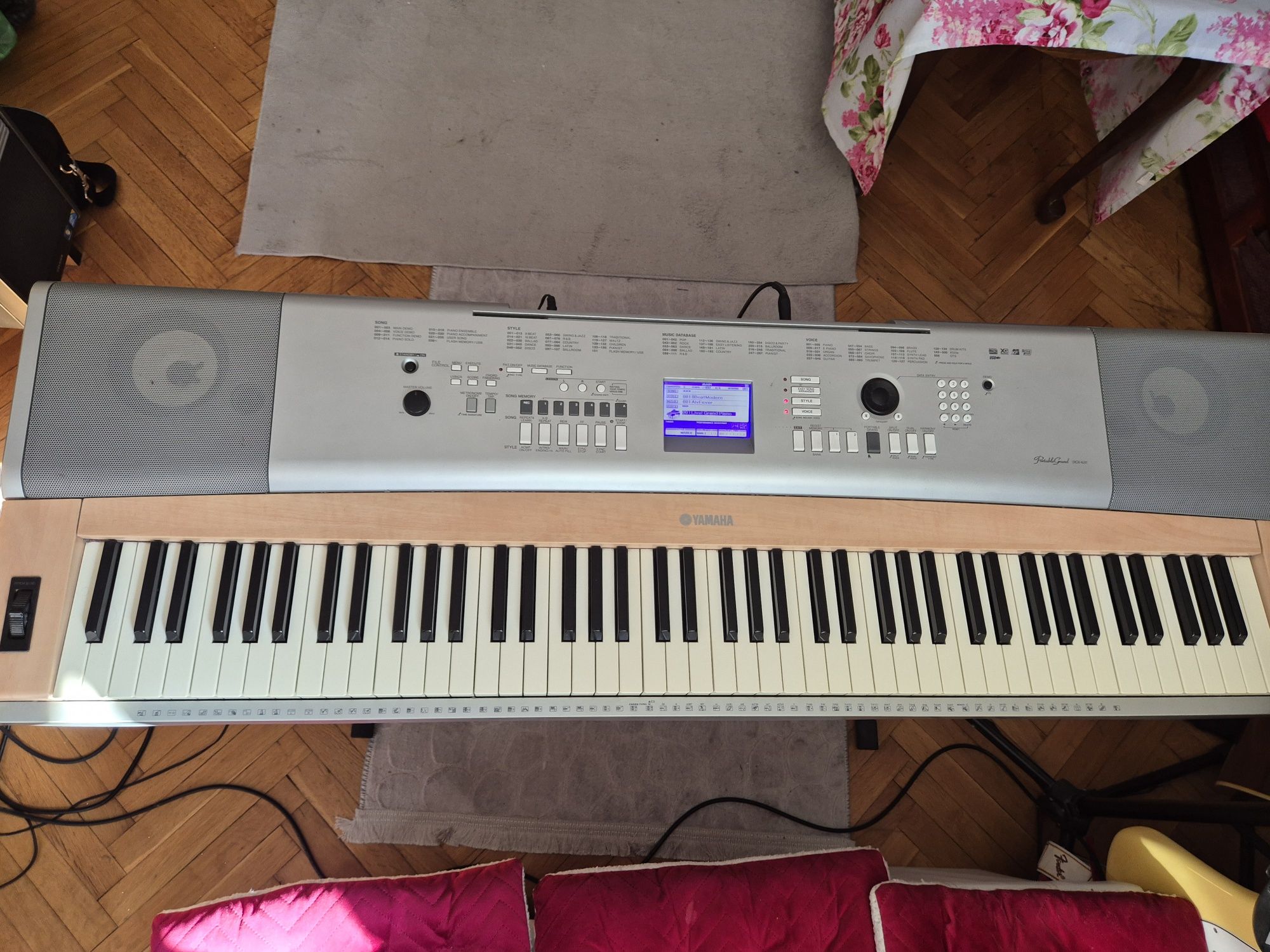 Yamaha Portable Grand DGX -620