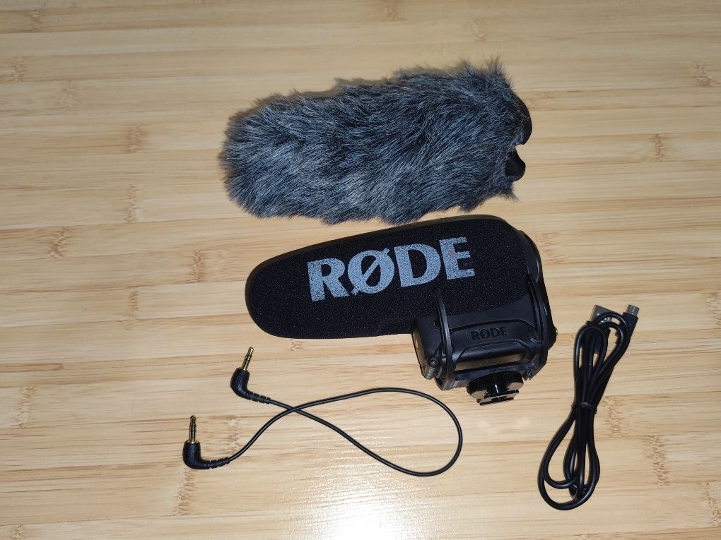 Микрофон Rode mic pro