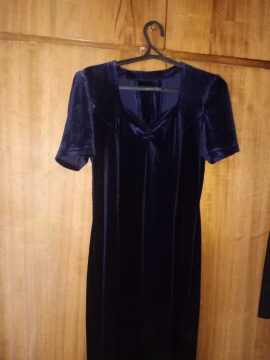 Продаю новое бархатное платье