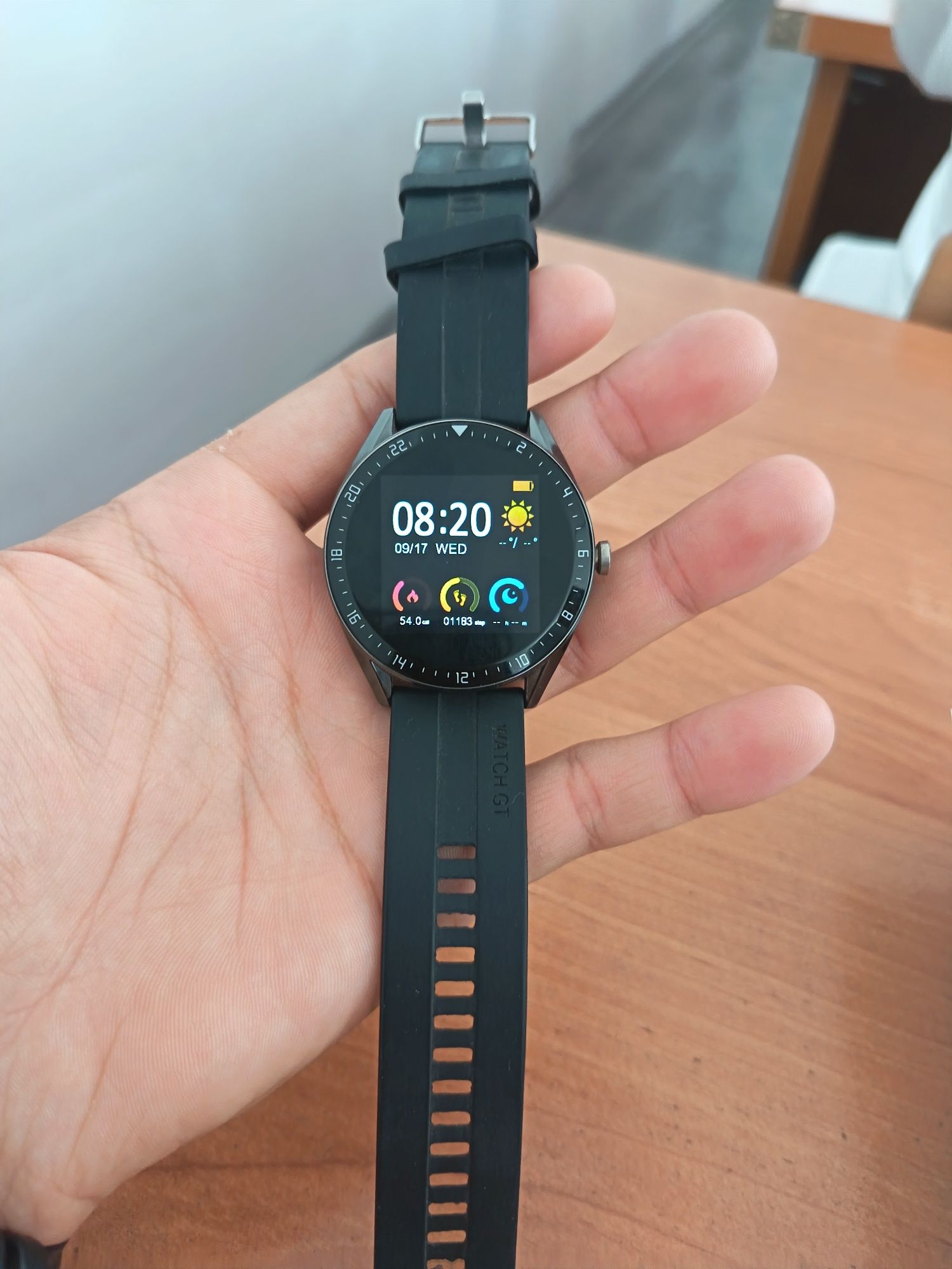 Smart watch sotuvda
