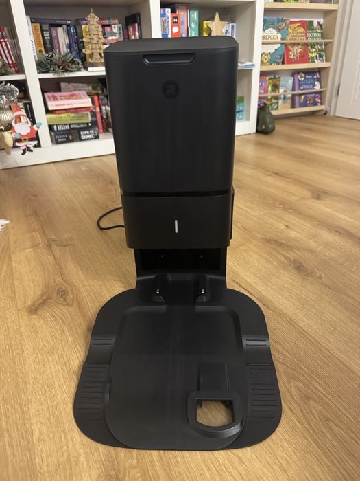 iRobot Roomba i3 с автоматична станция за изпразване (Clean Base)