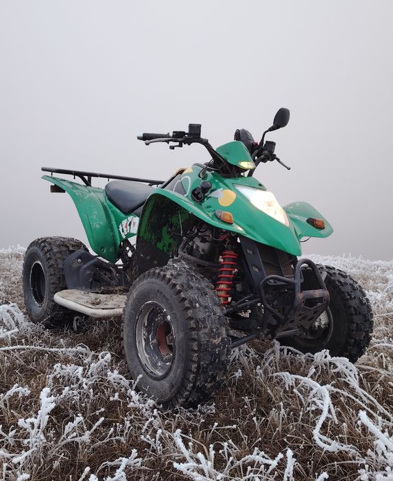 Vând kymco kxr 250