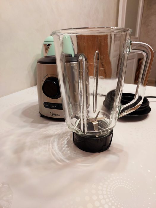 Блендер Midea продаю