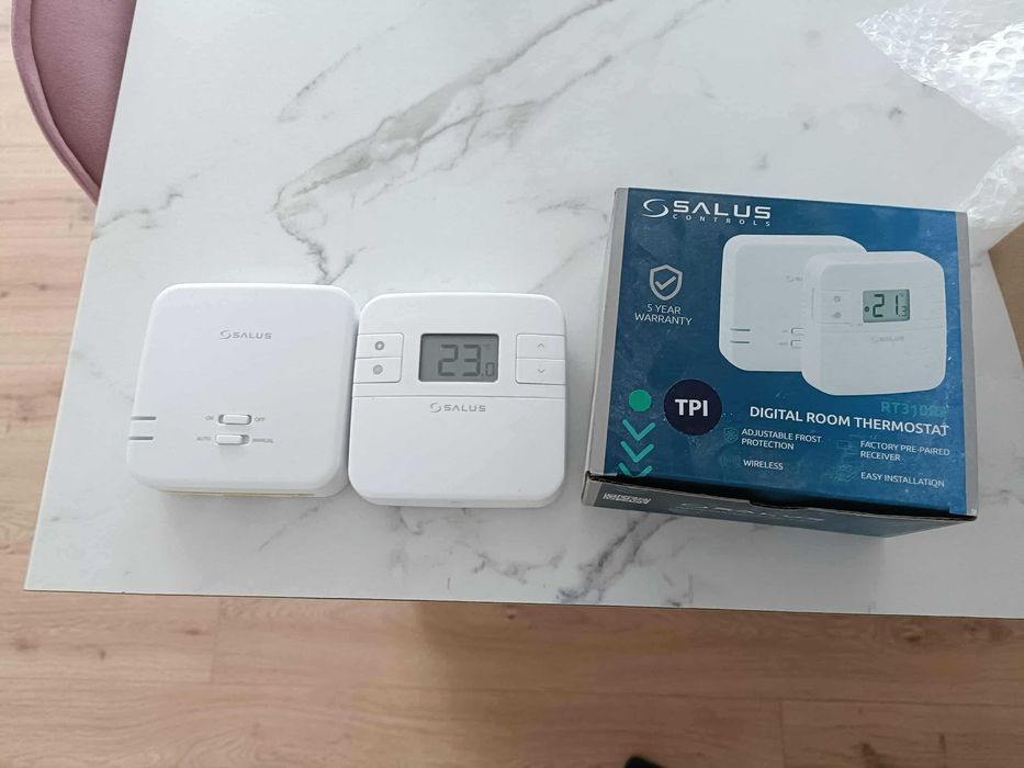 Termostat neprogramabil wireless pentru centrala Salus