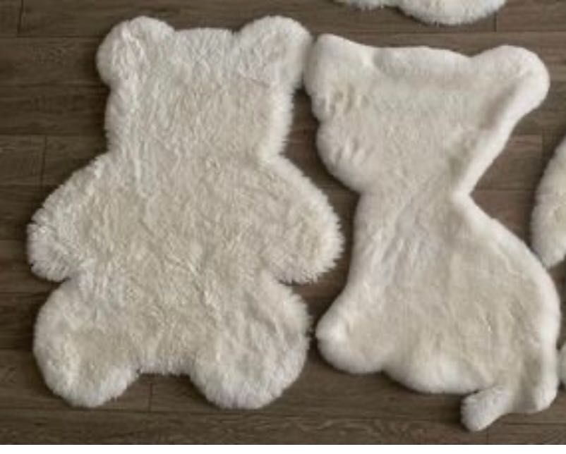 2 covorase Fluffy, albe, in forma de ursulet si tigrisor