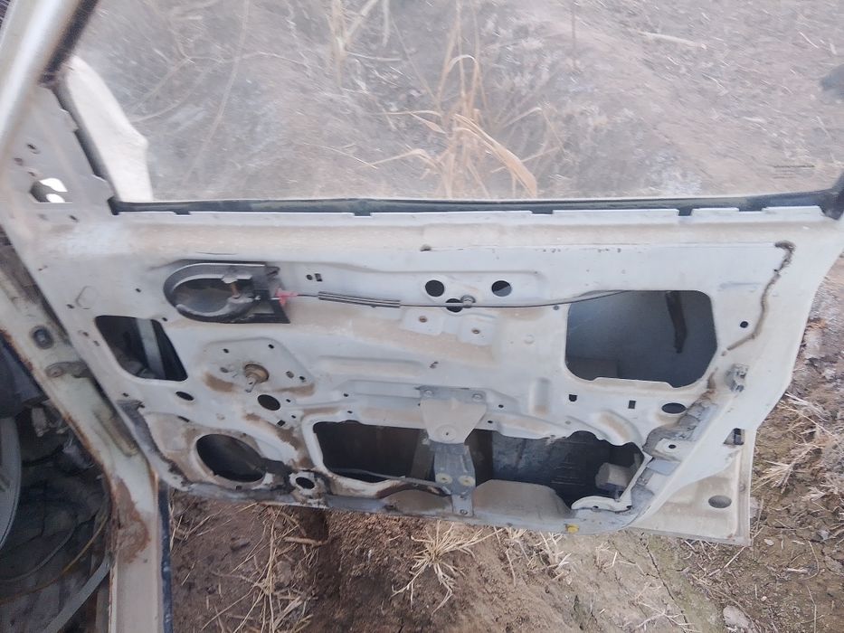 Ford zapchast xamda kuzufi sotiladi