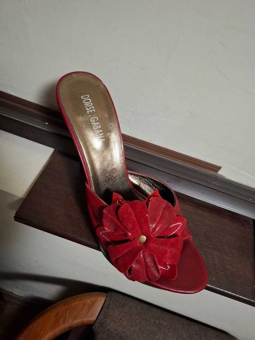 Продам женскую обувь