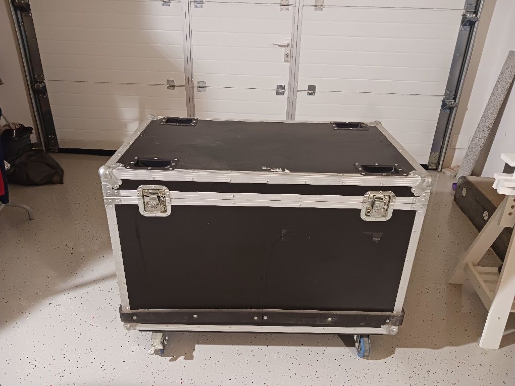 Flyht pro case stacking
