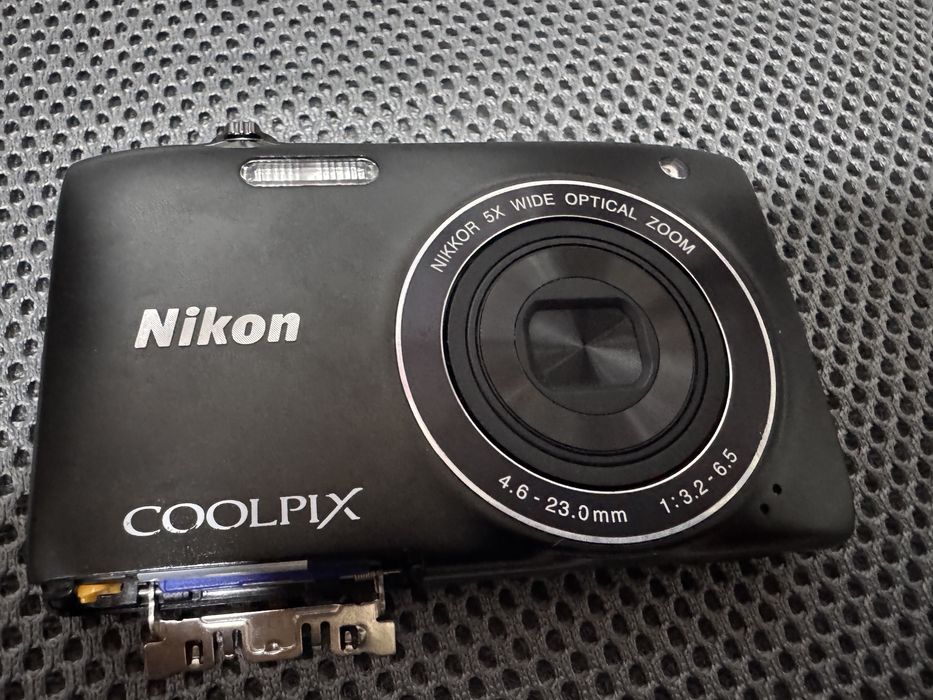 Aparat foto digital Nikon Coolpix S3100, Negru