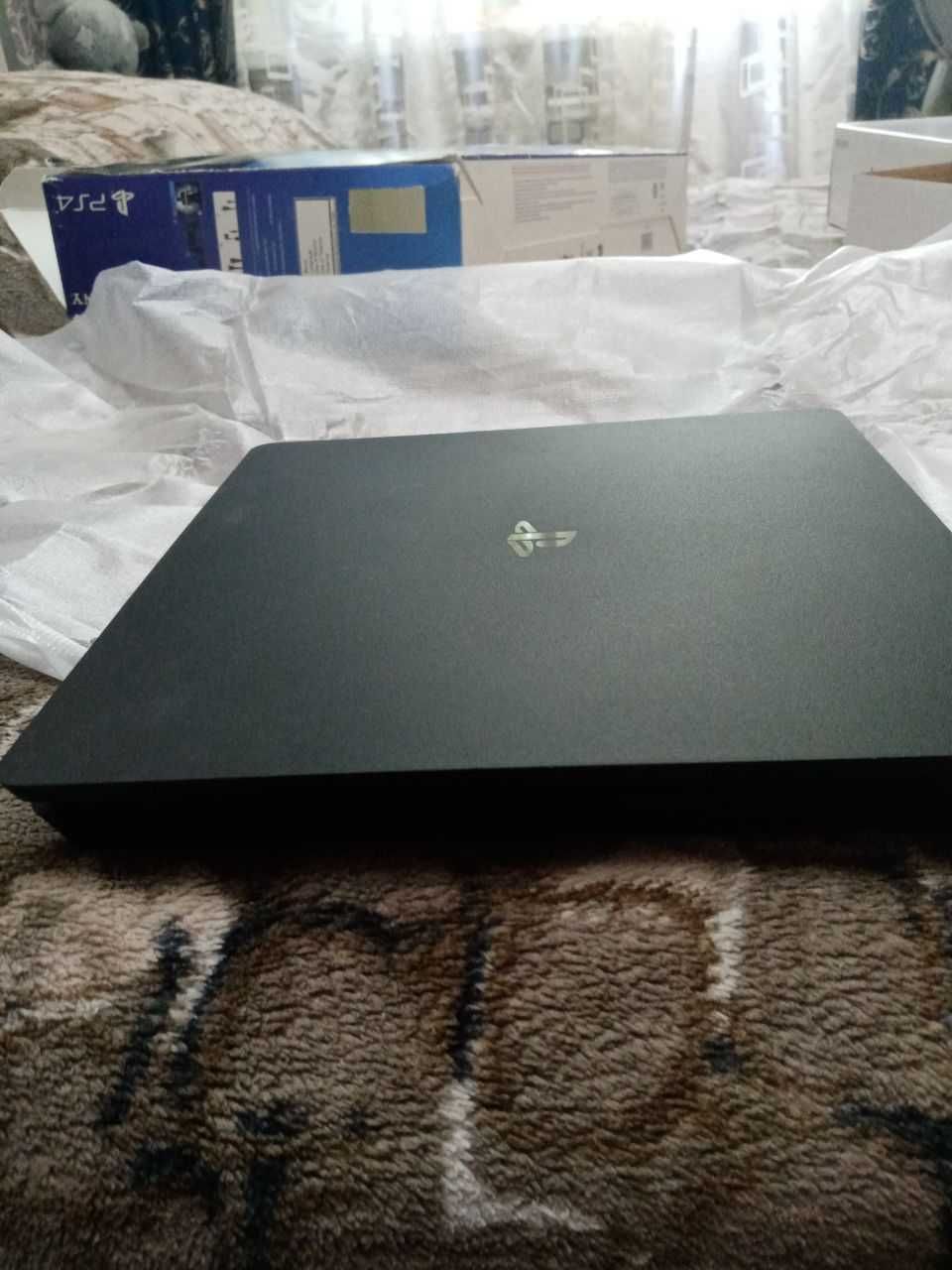 Sony Playstation 4 Slim 500 Gb. - 2 месяца в использовании.