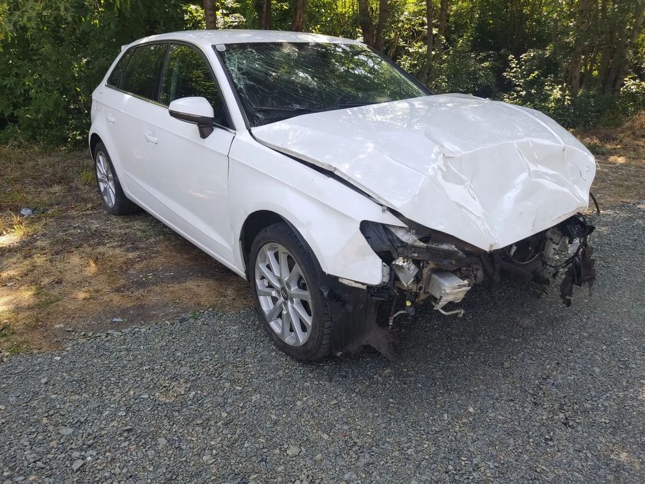 Audi A3 2018 63.000 km multe dotări avariat