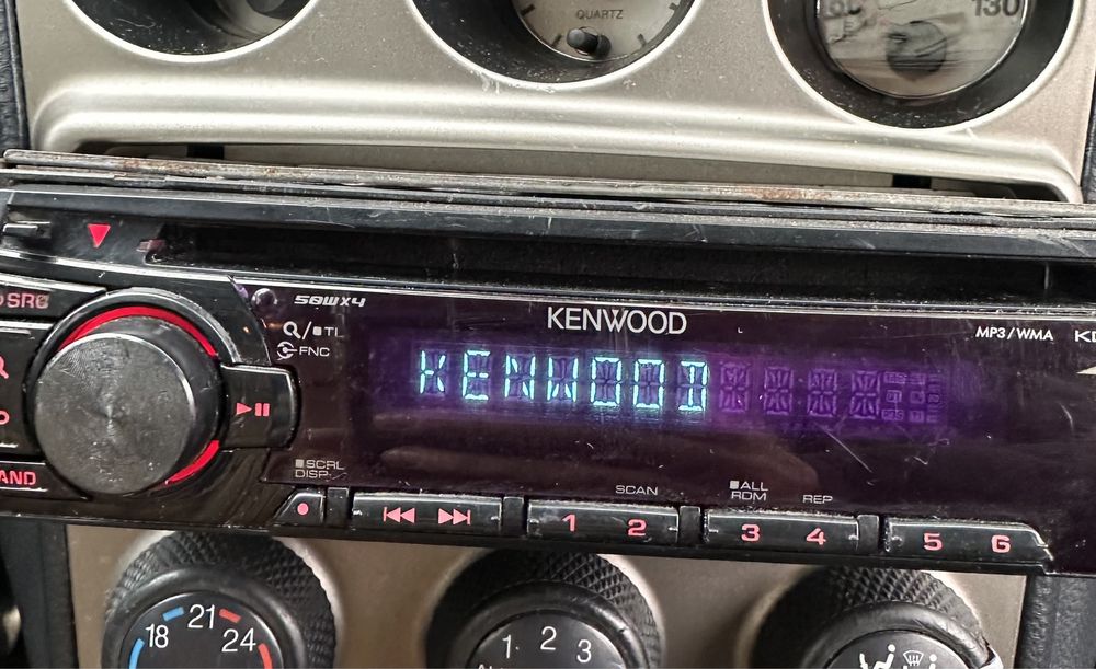 Касетофон за кола KENWOOD+втори панел